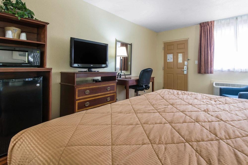 Rodeway Inn Fort Morgan Esterno foto
